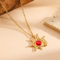 Détail du collier avec pendentif soleil plaqué or 18 carats et pierre rouge centrale - Rouge (A819)