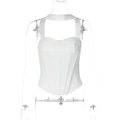Gros plan détaillé d'un corset en dentelle blanche avec structure baleinée et texture - S / Standard / Blanc