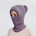 Cappello invernale in maglia viola con scaldacollo integrato e pompon di pelliccia - Viola