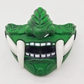 Masque demi-visage de guerrier fantôme vert style oriental avec crocs blancs et reliefs - Masque Prajna (Vert)