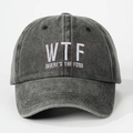 Primer plano del bordado blanco de alta calidad en gorra de algodón lavado - Talla única / Negro