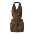 Dettaglio del tessuto in ecopelliccia leopardata e del design a lupetto sul mini abito - S / Stampa Leopardata
