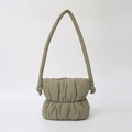 Borsa hobo trapuntata verde oliva con pieghe a nuvola e tracolla con nodi laterali - Verde Militare
