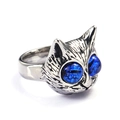 Vista dettagliata dell'anello a forma di gufo in argento vintage con occhi blu gemma - US 6 / Colore Acciaio Gemma Blu