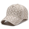 Casquette de baseball crème avec strass, motif losanges dorés et lettres en cristal - Beige Clair
