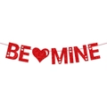 Striscione di San Valentino rosso glitterato con scritta Be Mine su sfondo bianco - Banner BE MINE