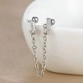 Macro de boucles d'oreilles chaînette argentée avec zircon rectangulaire et pavé diamant - Chaîne Connectée Rectangle Pendante
