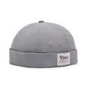 Gorro docker gris sin ala con parche de tela NY&JA y diseño de seis paneles - Ajustable / Gris claro