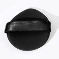 Detail van een zwarte ronde haarborstel met breed geweven handvat op witte achtergrond - Zwarte Druppelvormige Dubbelzijdige Cushion Puff