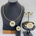 Goldenes Schmuckset aus Edelstahl mit weißen runden Inlays, inklusive Kette und Ring - Weißes Rundes Set (KS228734-LX)