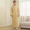 Dicker Herren Bademantel aus Korallenvlies in Beige mit Schalkragen und Gürtel - M / Weiß-Gelb