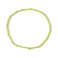Pulsera artesanal con cuentas de color verde neón y detalles de metal dorado pulido - Cuentas de Columna Verde Neón Oro