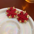 Minimalist red and gold woven C-shape stripe earrings on a pearl luster plate - Round (4# Steel Needle-Gold-Red-Round) / Red