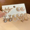 Set di cinque paia di orecchini a fiore e perle con accenti dorati in stile vintage - 1# Oro/Bianco (Perno in argento)