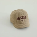 Khakifarbene Baby-Cord-Baseballmütze mit Boston-Stickerei und kurzem Vintage-Schirm - Boston Buchstaben / Khaki