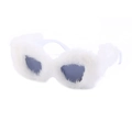 Lunettes de soleil œil-de-chat chics avec bordure en fausse fourrure blanche - Blanc