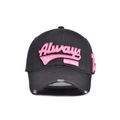 Dettaglio della visiera consumata e del ricamo rosa su cappello da baseball vintage - 56-60cm / Grigio-Rosa