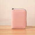 Portacarte rosa con trama a grana e cerniera sicura, stile compatto ed elegante - Rosa