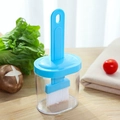Pennello per olio blu in silicone con bottiglia integrata su tagliere da cucina in legno - Nylon Blu