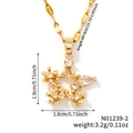 Detailansicht der goldenen Stern-Blumen-Halskette mit Maßen und Größenangaben zum Produkt - Fünfzackiger Stern Blumenmuster (N01239-2)