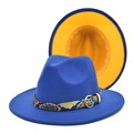 Détail du chapeau fedora bicolore bleu et jaune avec ceinture en cuir motif serpent - M (56-58cm) / Bleu Royal + Jaune
