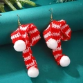 Weihnachtliche Strickohrringe mit rot-weißen Streifen und flauschigen weißen Bommeln - Kurzer gestreifter Schal