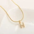 Vergulde ketting met letter H en zirkonia micro-pave op een slangenketting - Letter H(XN-05-H) / Goud