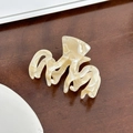 Beige marble pattern acetate hair claw clip with geometric wavy design for women - 6cm / Off-white