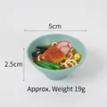 5cm Miniatur Japanische Nudelschale Spielzeug in Hellblau mit realistischen Harzdetails - Hähnchen-Spargel-Nudeln / Ohne Clip