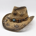 Dettaglio cappello cowboy in paglia intrecciata con perla turchese e fascia in legno - M (56-58cm) / Cachi