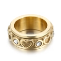 Goldener Herzring mit funkelnden Strasssteinen und gebürsteter Metalloberfläche - US 6 / Gold