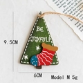 Houten kerstboomhanger in stijl M met vrolijk kerstkous-ontwerp en touwtje - Boom Vorm Hanger (Model M)