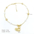 Detailansicht der Maße der Herzanhänger-Halskette mit Goldfinish und weißem Perlenschmuck - Herz Anhänger-B