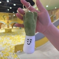 Porte-clés mignon en peluche oignon vert avec tige blanche et anneau métallique - Poireau + Boucle dorée