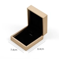 Scatola regalo per gioielli oro champagne con fodera nera e misure 8,4x7,4cm - Scatola Spazzolata Oro Champagne