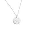 Détail d'un collier en acier inoxydable argenté avec pendentif circulaire ajouré lettre Q - Lettre Q (Couleur Acier)