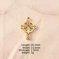 Dettaglio dimensioni del ciondolo a croce con nodo celtico in acciaio a specchio oro - Oro 18K
