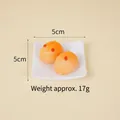 Miniatuur oranje cake sleutelhanger met 5cm dienblad en gewicht van ca. 17g - Konijnenvorm (Zonder Haak)