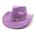 Détail du chapeau de cowboy violet en daim avec ruban tressé, perle turquoise et plume en métal - M (56-58cm) / Violet