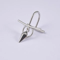 Polierter silberner U-Lippenring ohne Piercing mit minimalistischem Kegel-Anhänger - Kreuz- und Ringanhänger / Stahlfarbe