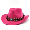 Detail van roze suède cowboyhoed met gevlochten kralenband en turquoise versiering - M (56-58cm) / Rozerood