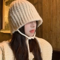 Maillard Haferflocken Strickmütze mit Ohrenklappen und langen Bändern für Damen - Eimerzopf-Beige