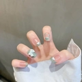 Franse press-on nagels in Morandi groen met 3D-strikjes en hartjes details - Lime Sweetheart - Boxed Tool Kit Stijl