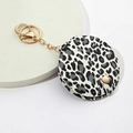 Portachiavi con mini specchio in pelle PU leopardata, chiusura dorata e bottone a pressione - Stampa Leopardata Bianca e Nera / Bianco e Nero (Tessuto Ecologico)