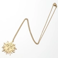 Collana con ciondolo sole dorato con raggi celesti e catena a maglie minimalista - Viso di Sole Oro