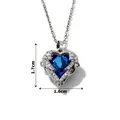 Dettagli dimensionali della collana a cuore con zircone blu, pendente di 1,7 cm x 1,6 cm - Blu Argento