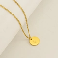 Collier en acier inoxydable doré avec pendentif rond et gravure de la lettre F - Lettre F (Chaîne Incluse)