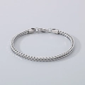 Nahaufnahme der silbernen Franco-Gliederkette mit Karabinerverschluss und Metalldesign - 3mm*19.5cm / Stahlfarbe