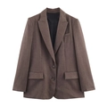 Dunkelbrauner strukturierter Damenblazer mit Knopfverschluss und Pattentaschen auf Weiß - XS / Braunes Oberteil