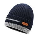 Herren Winter-Strickmütze mit dunkelblau-grauen Streifen, Fleecefutter und Logo-Patch - Einheitsgröße / Marineblau